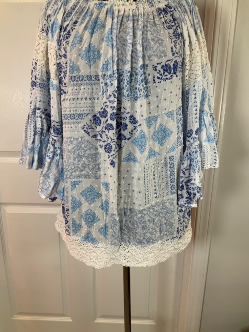 Surf Gypsy Blue Boho Patchwork Floral Wide Sleeve Crochet Top Size Small - Picture 3 of 8